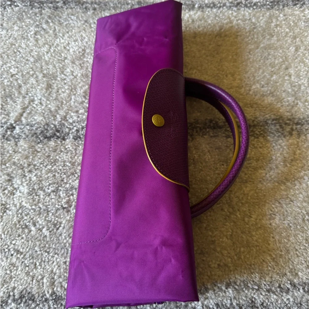 Longchamp Purple Nylon Tote bag with Gold Logo - Picture 3 of 16